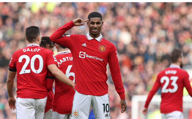 更是对教练 更是对教练