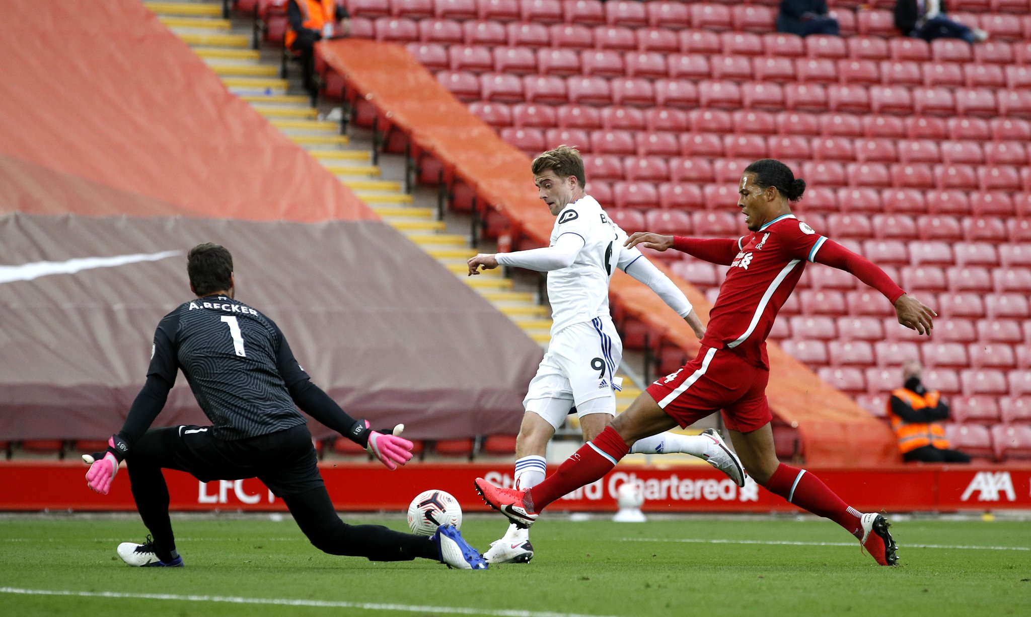 出强大的防 出强大的防